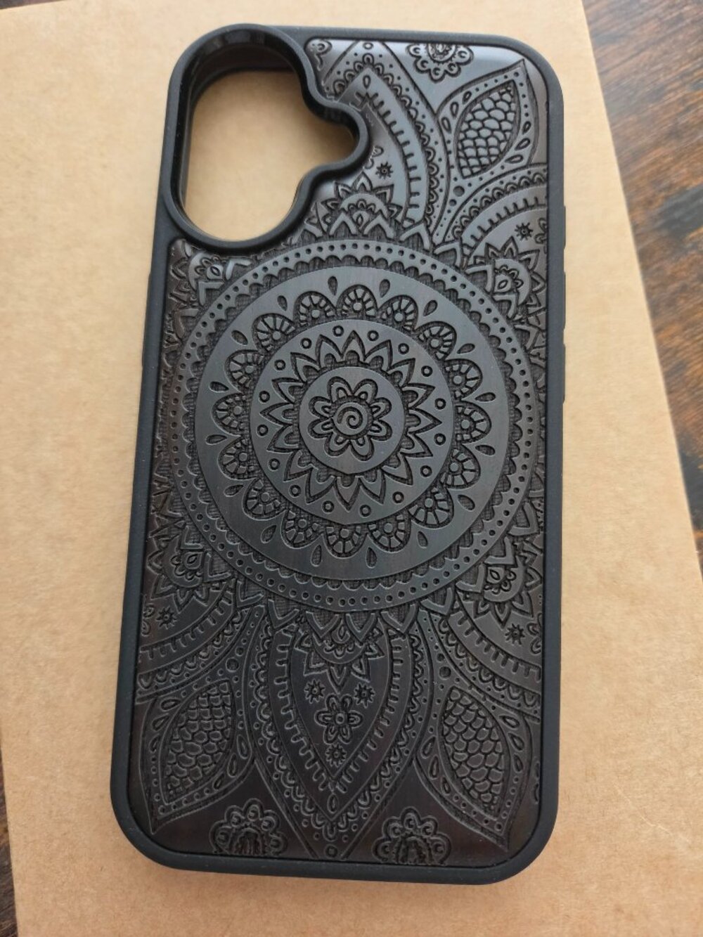 Brand New with Box Carveit Iphone16 case